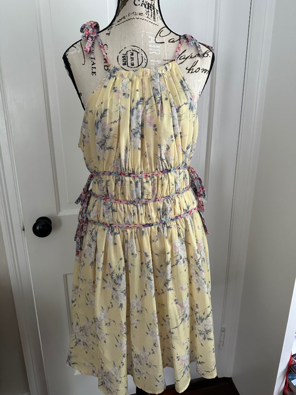 70F 21C Butter Yellow Floral Mini Size Small